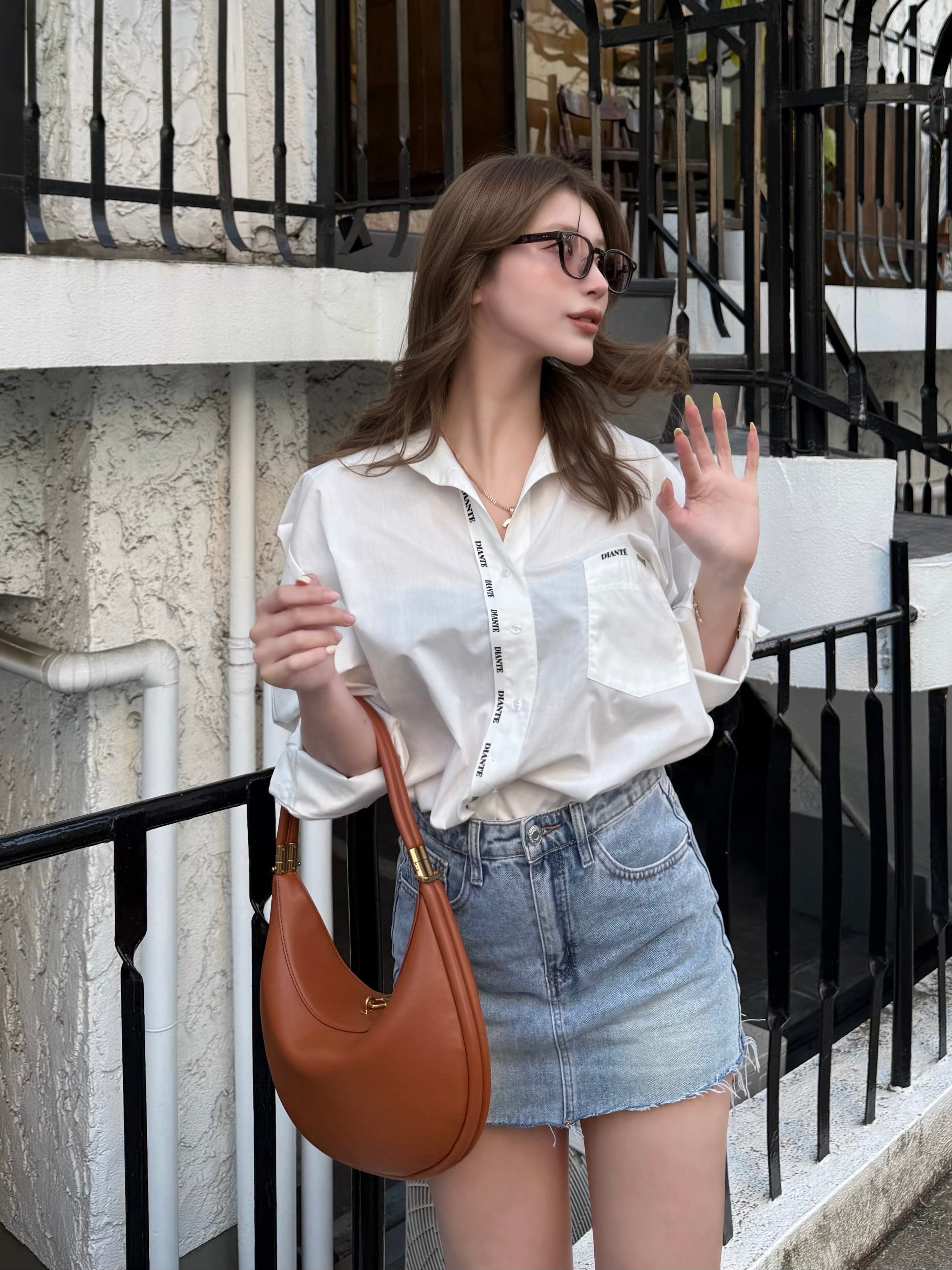 Logo tape loose shirts
