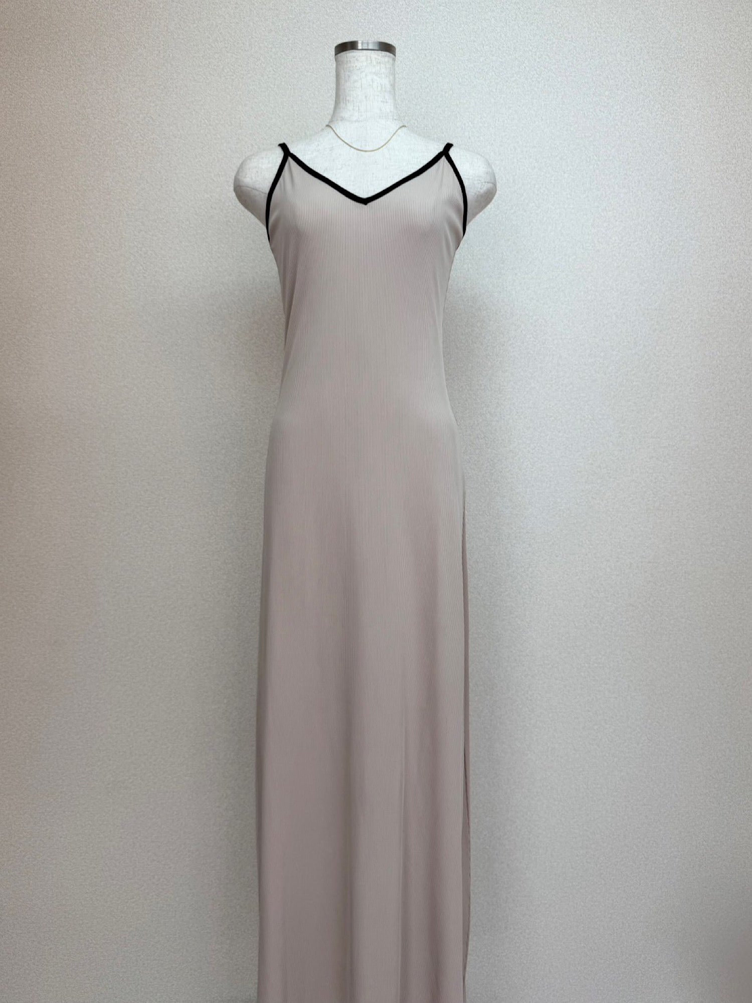 Bicolor piping cami-dress