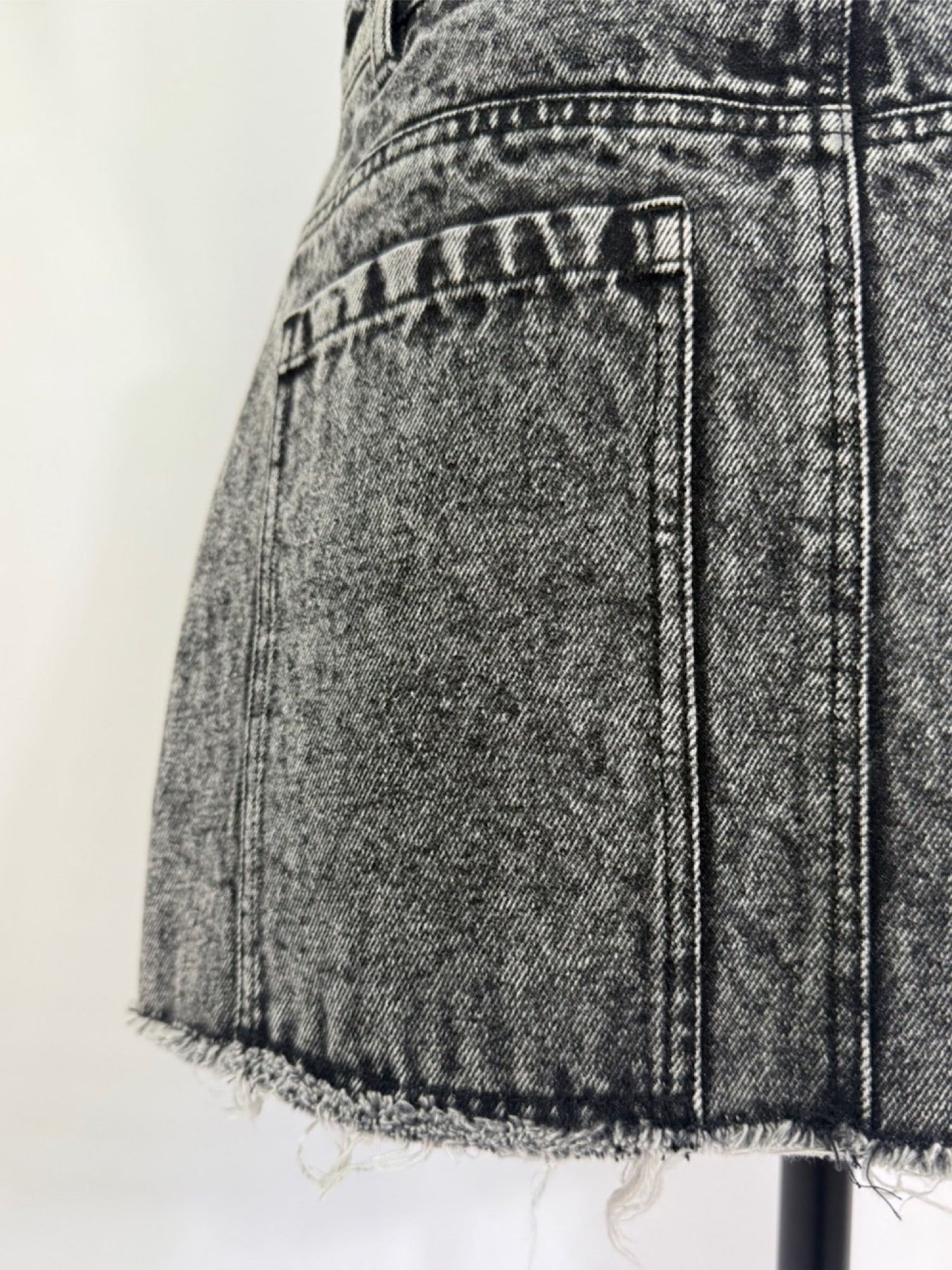 Chemical wash denim mini skirt（SET UP着用可）