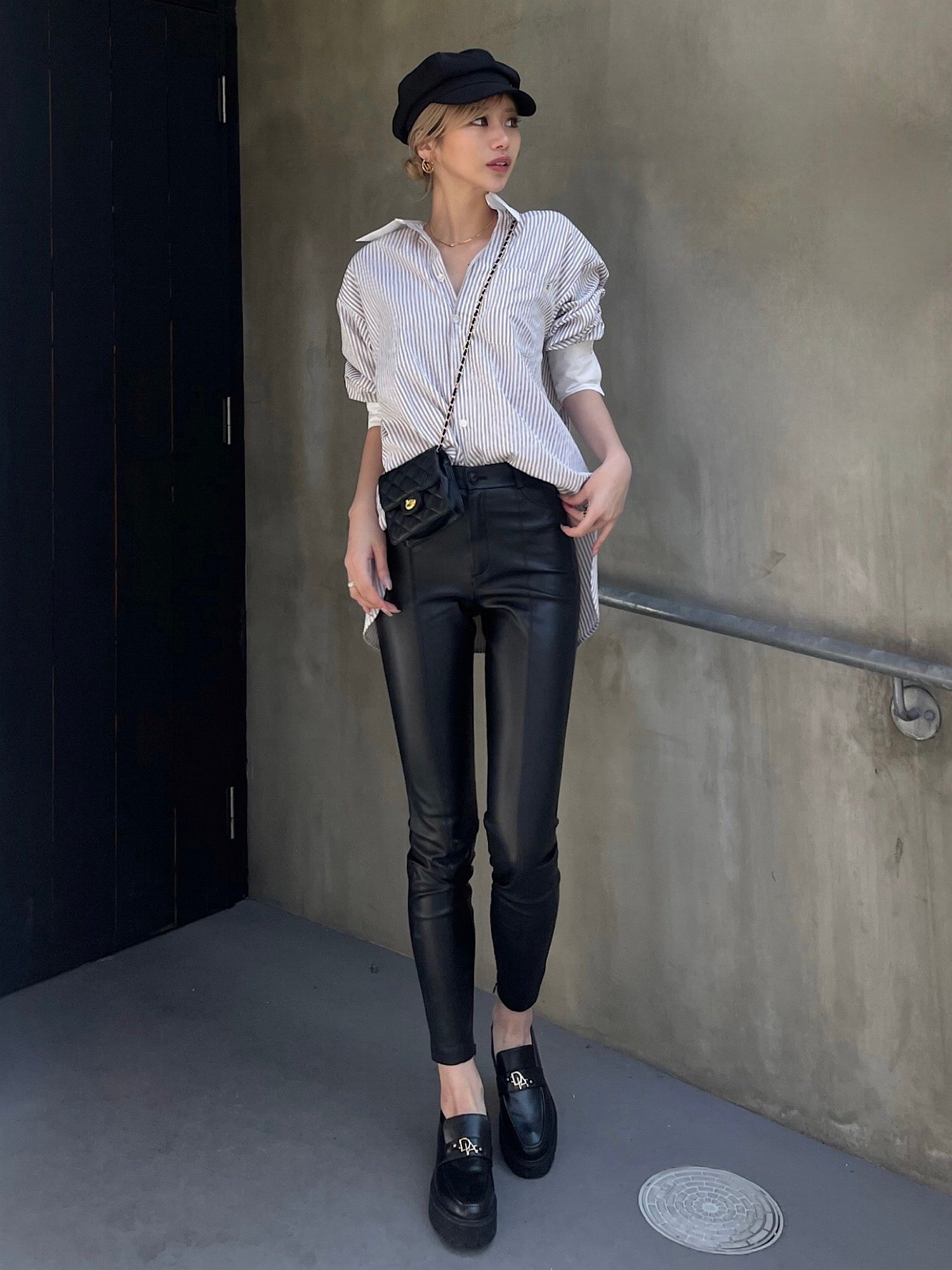 Synthetic leather skinny pants