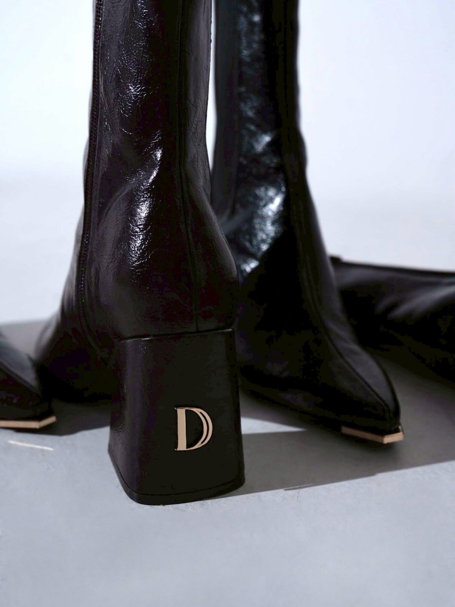 Front pleate side gore boots