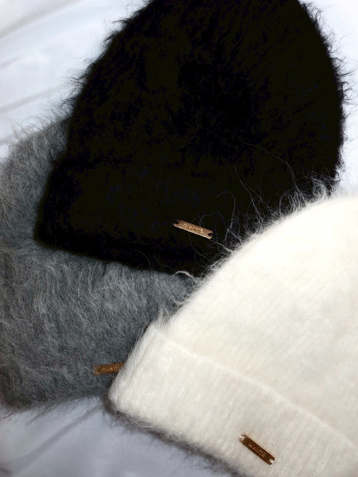 【予約】Accent logo shaggy knit beanie(1月下旬〜2月上旬発送予定)