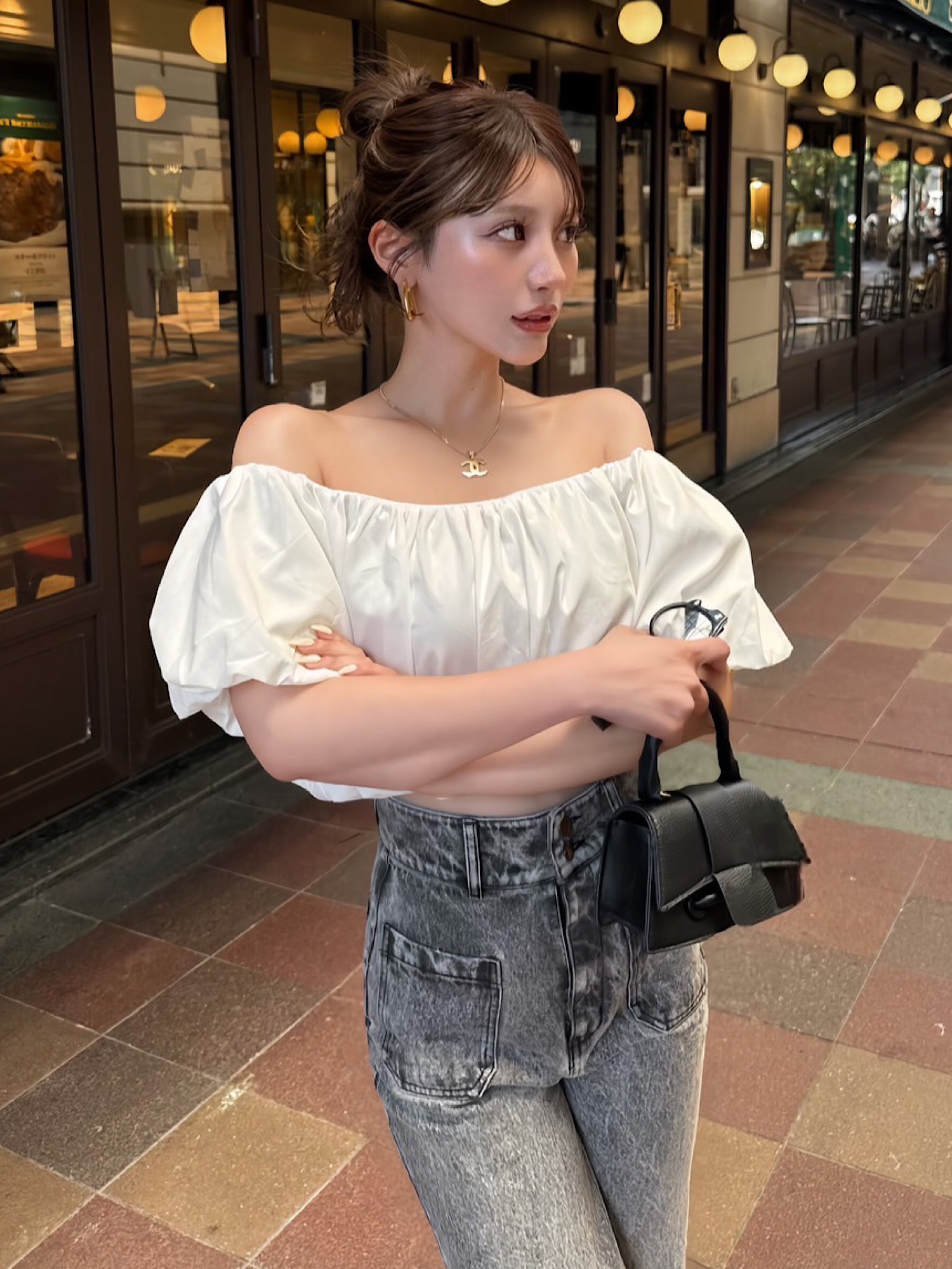 Off shoulder volume shirts