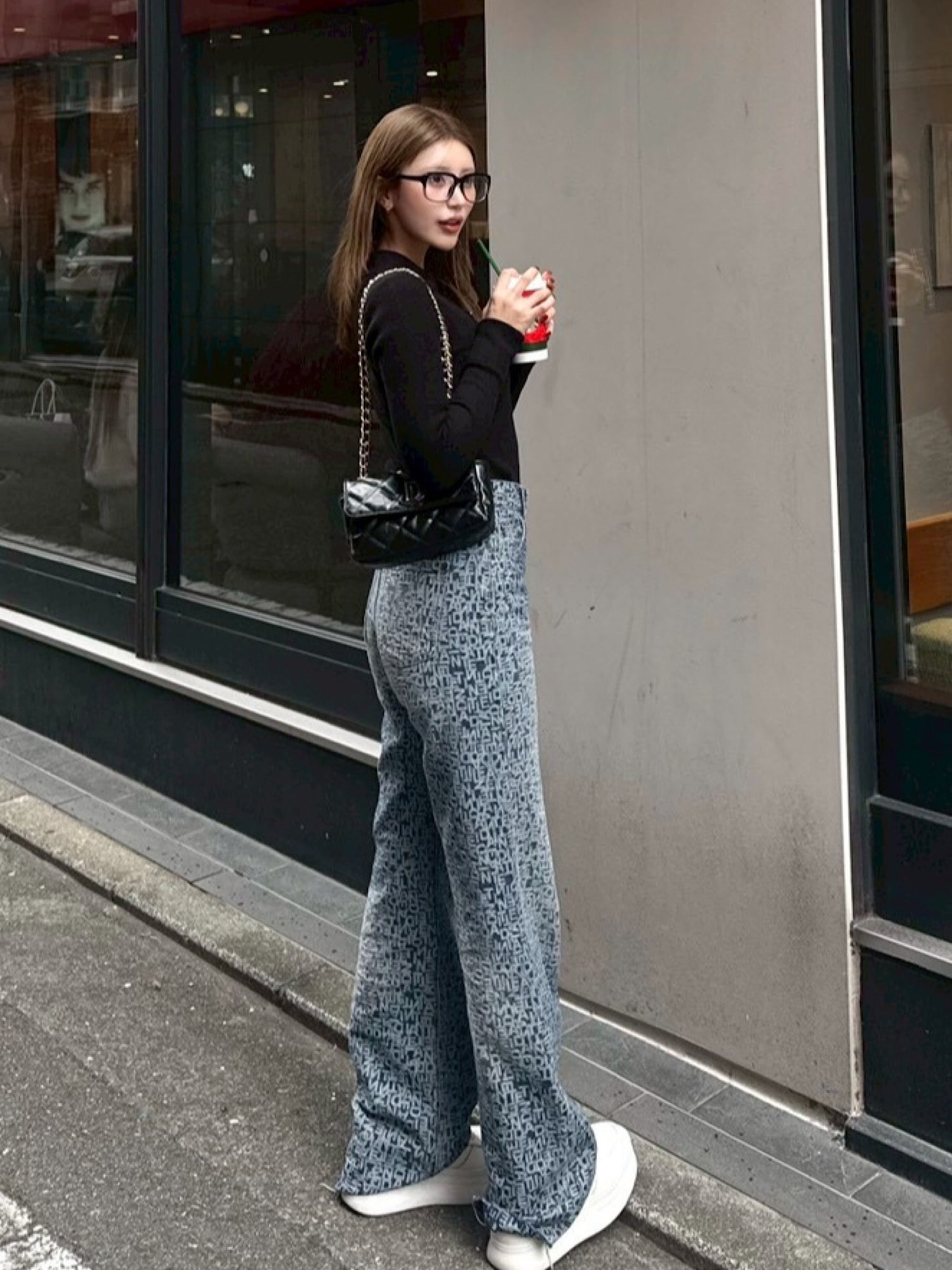 【予約】Graffiti embroidery loose denim(1月下旬〜2月上旬発送予定)