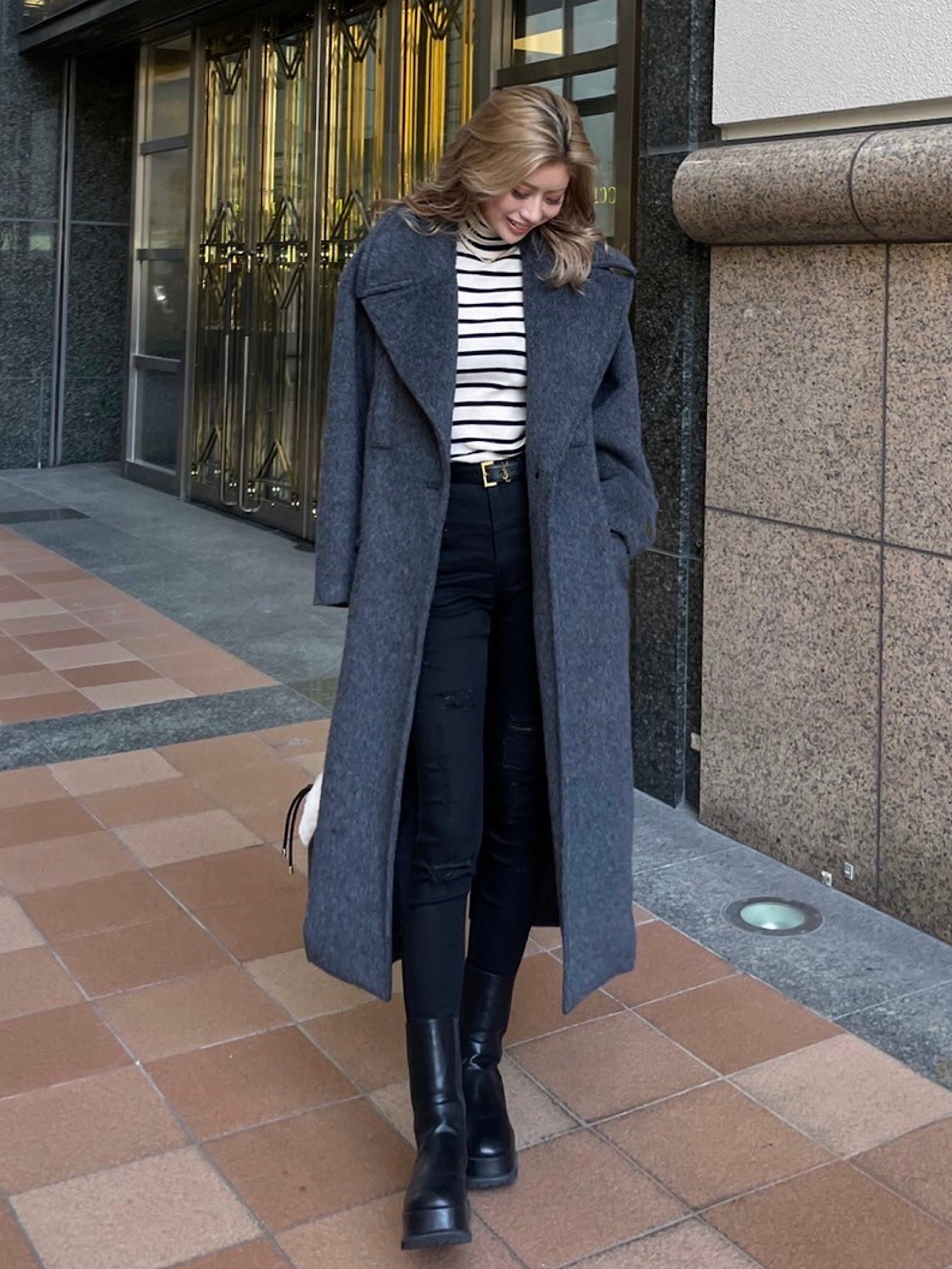 Design pocket wool maxi coat