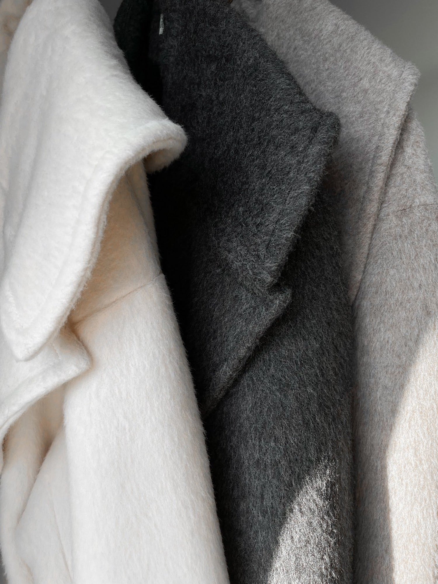 Design pocket wool maxi coat