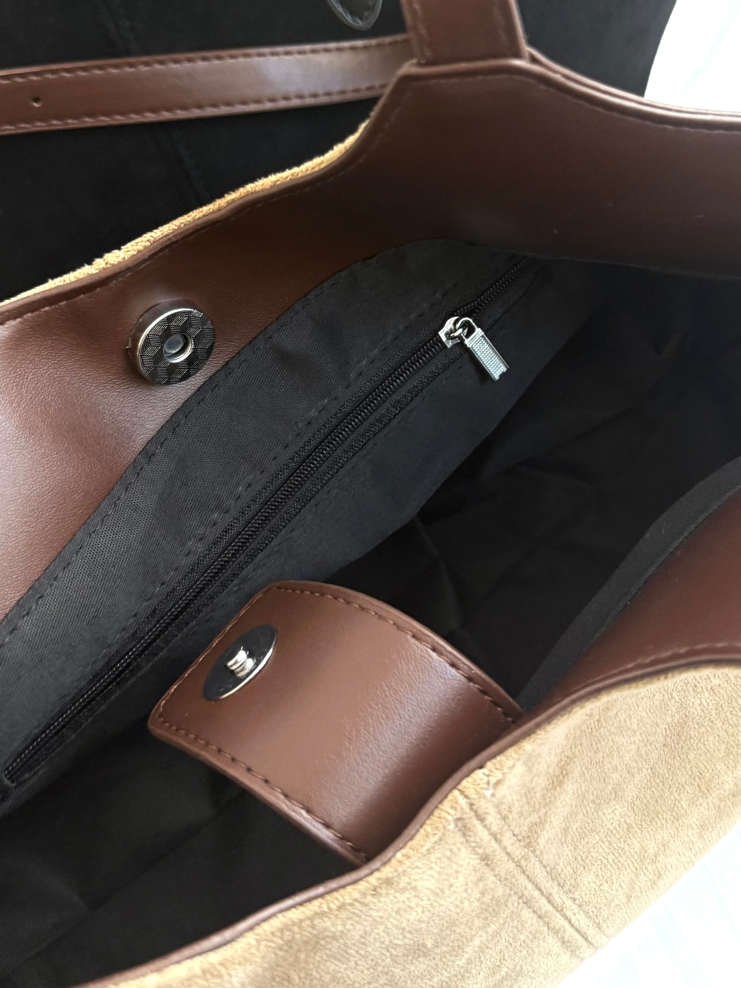 【予約】Suede shoulder bag(8月下旬発送予定)