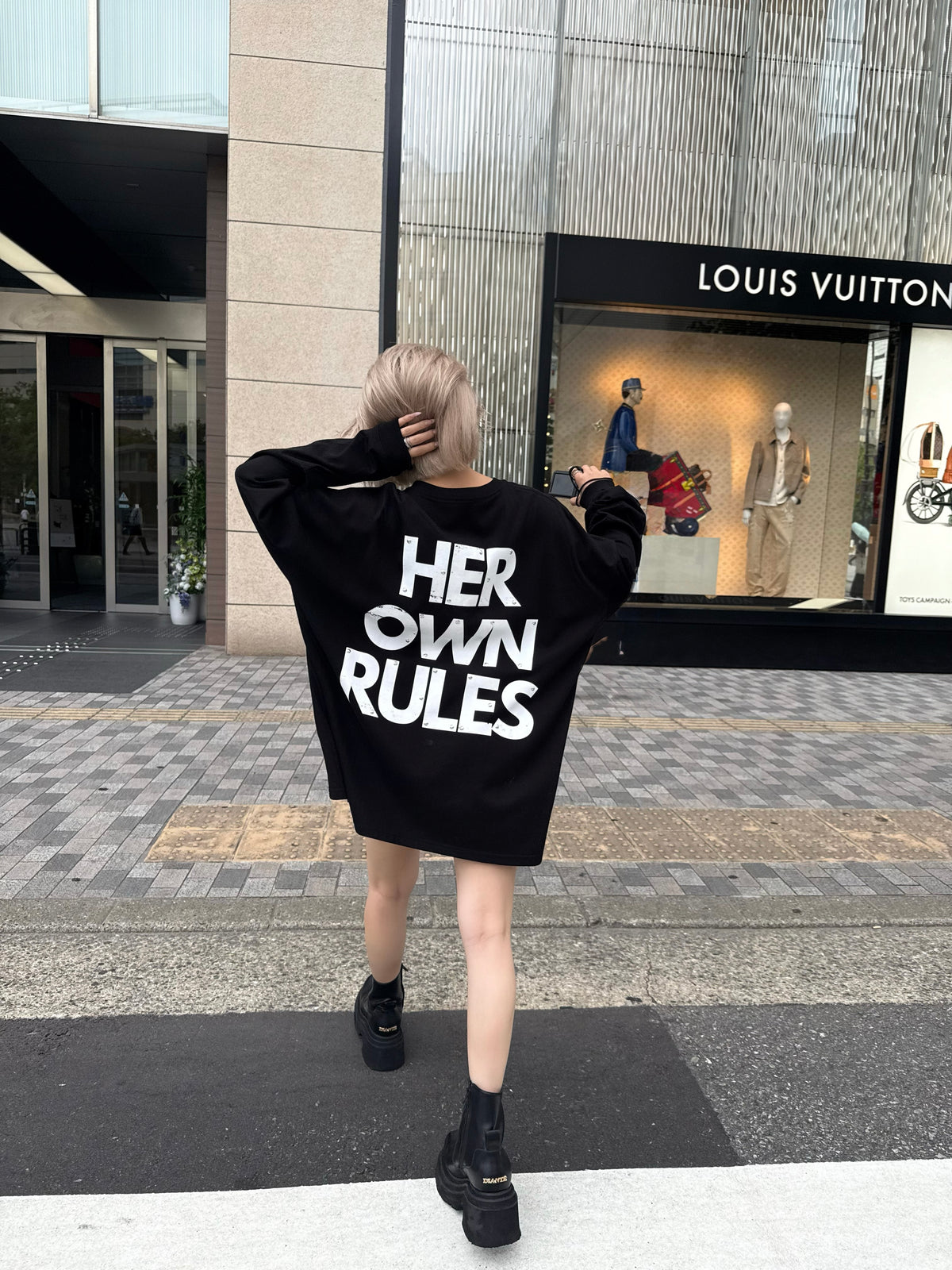 【予約】HER OWN RULES long sleeve Tee(9月下旬発送予定)
