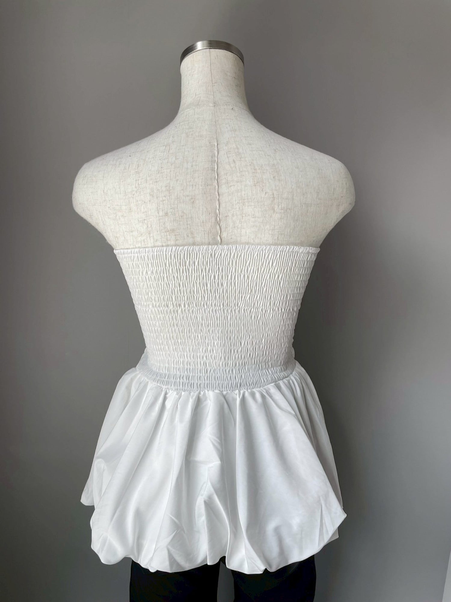 Initial plate peplum baretop