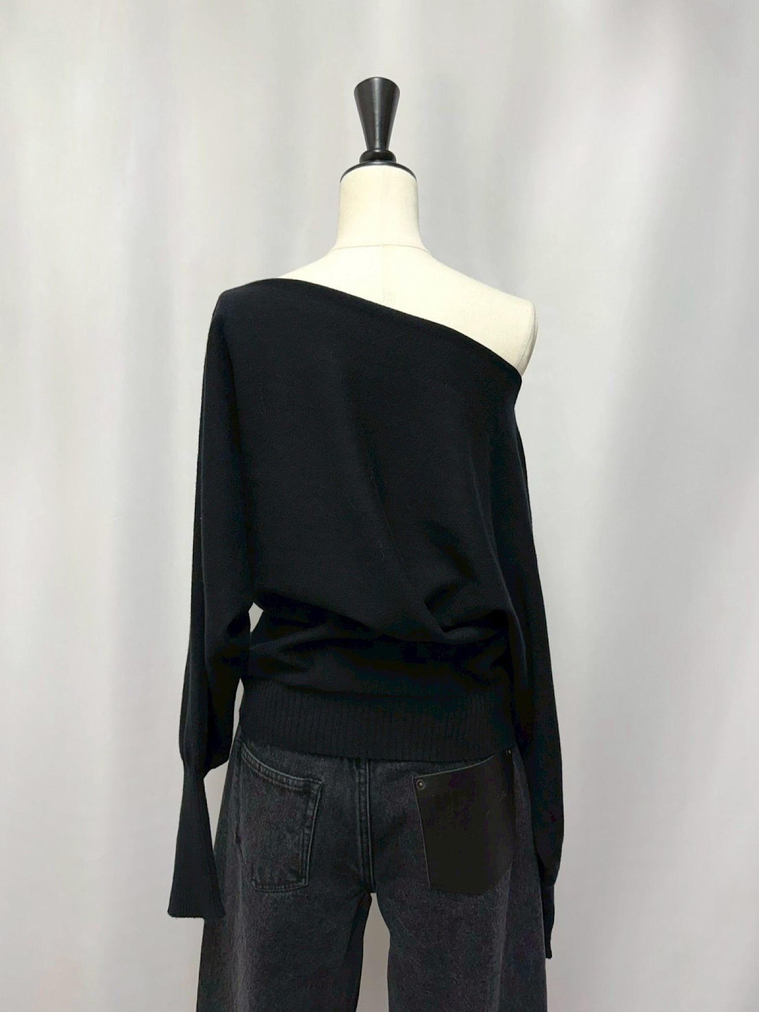 【予約】loose off shoulder knit tops(2月上旬〜中旬発送予定)