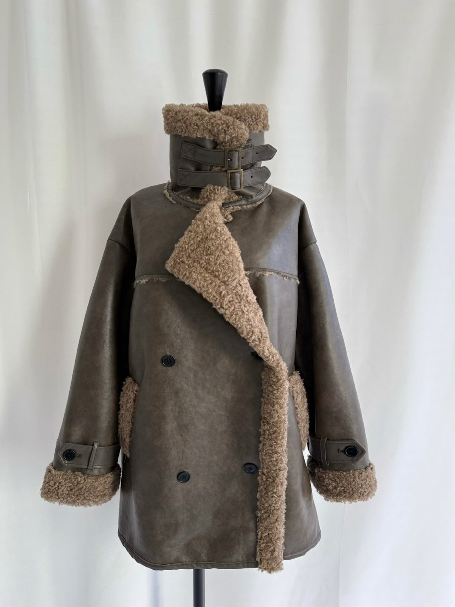 Volume collar loose mouton jacket