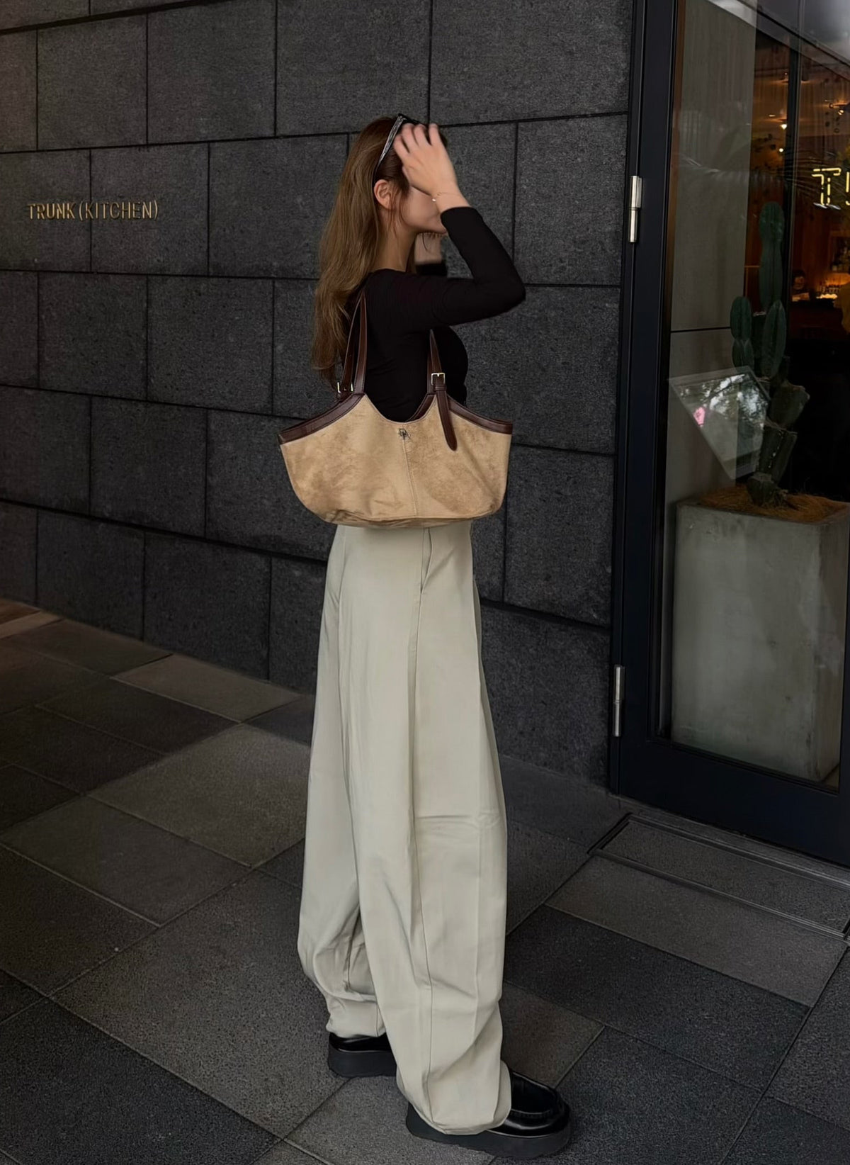 【予約】Suede shoulder bag(9月下旬〜11月上旬発送予定)