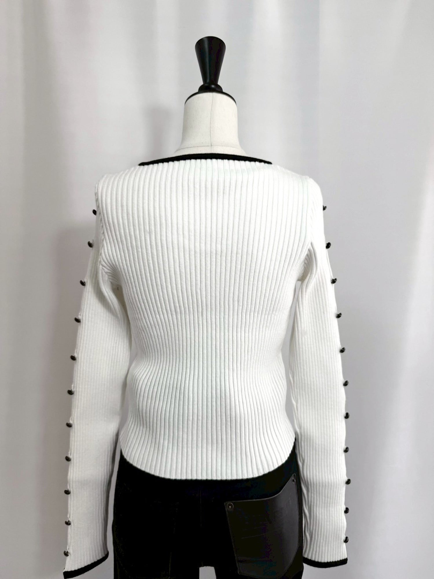 Button sleeve decorate knit