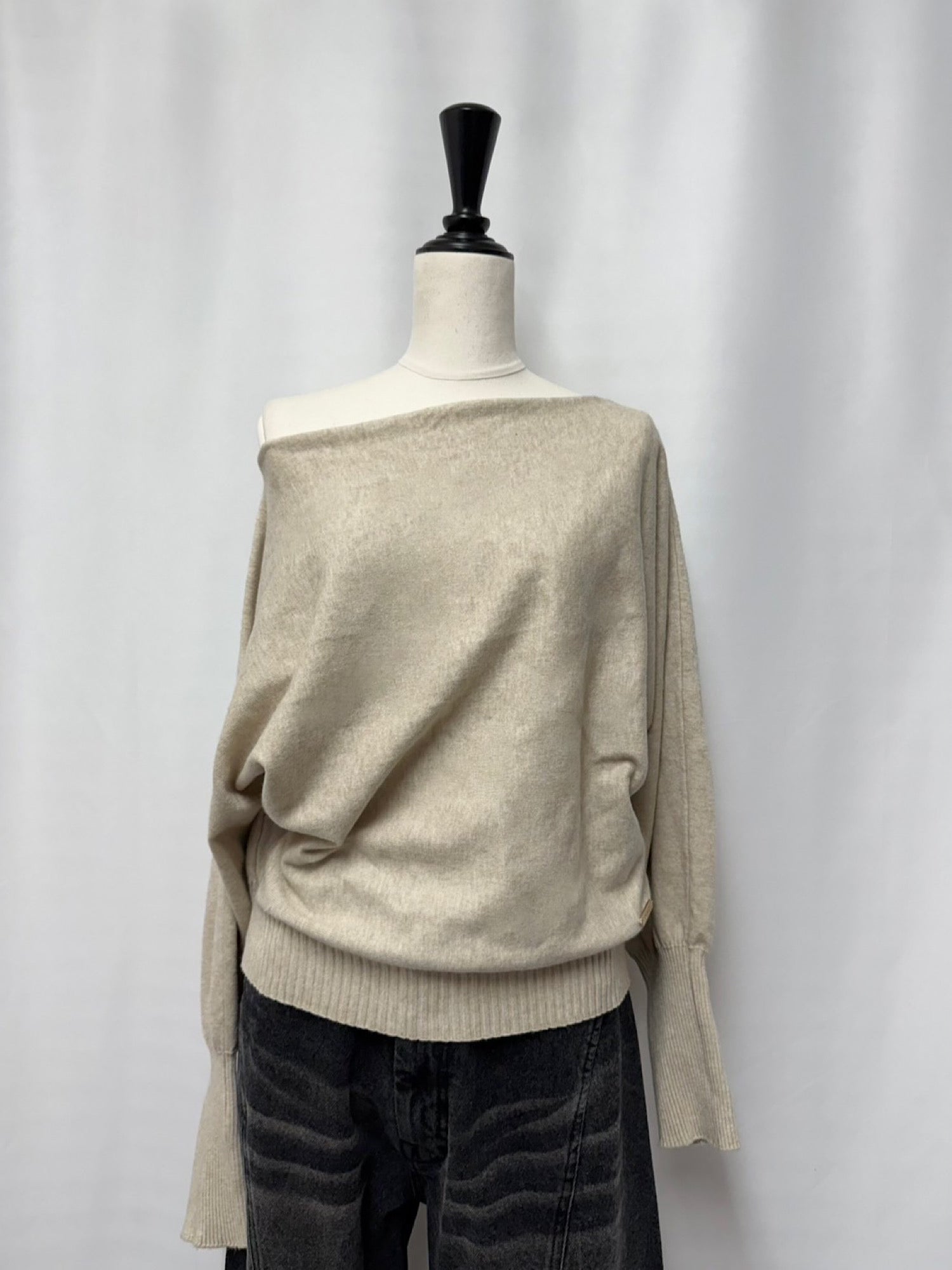 【予約】loose off shoulder knit tops(2月上旬〜中旬発送予定)