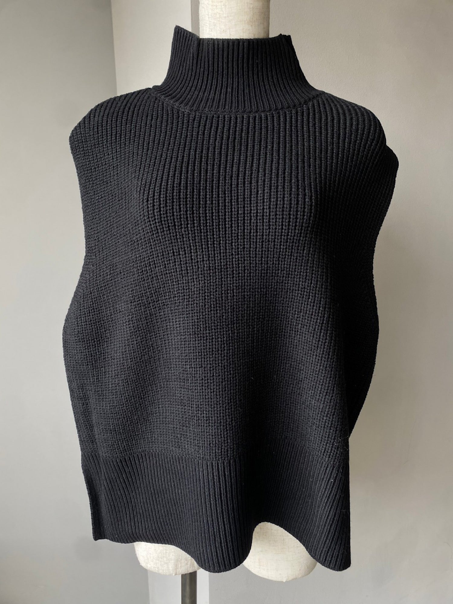 Melange knit vest