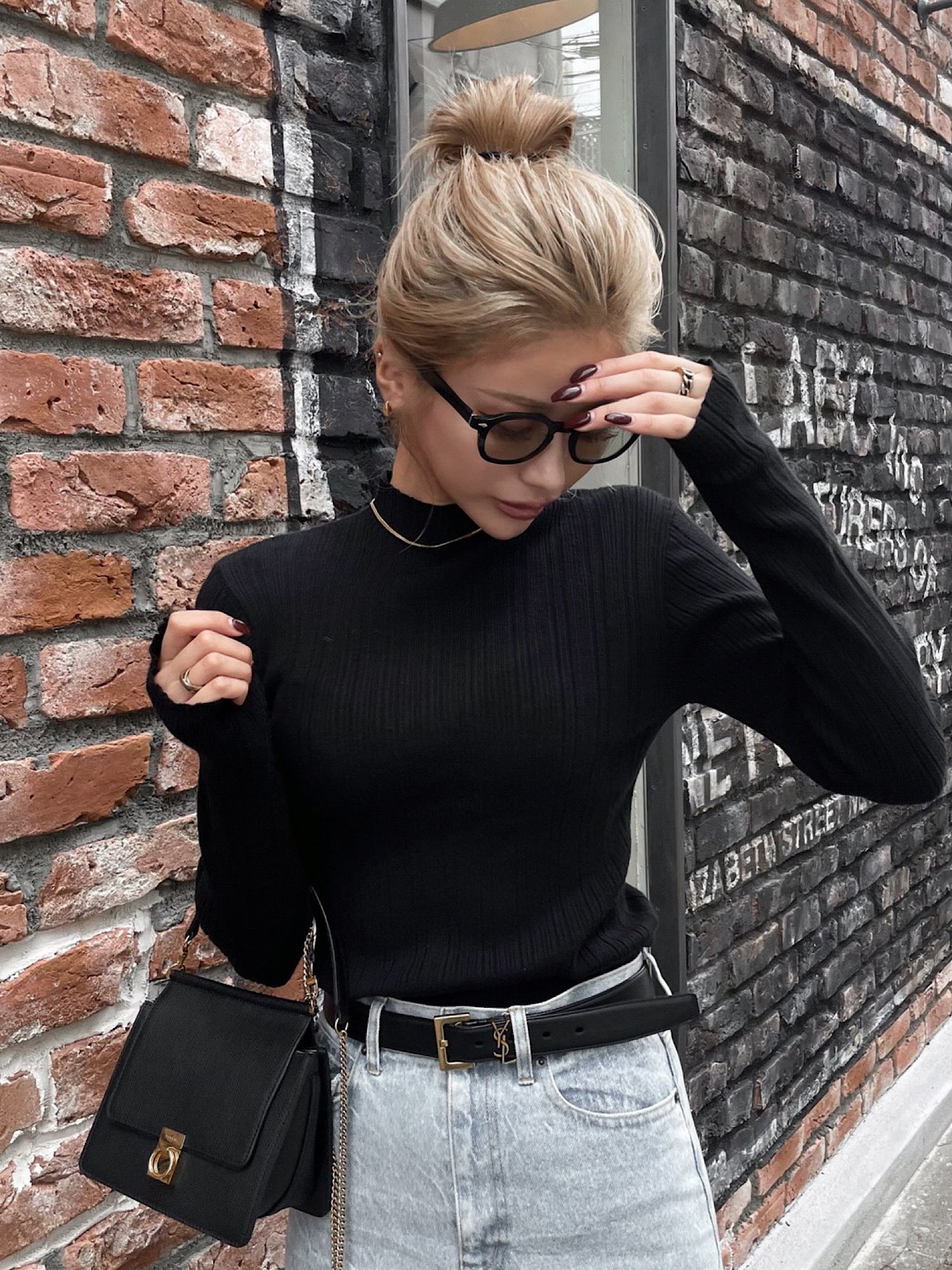 Stand neck rib knit