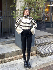 Volume sleeve border knit