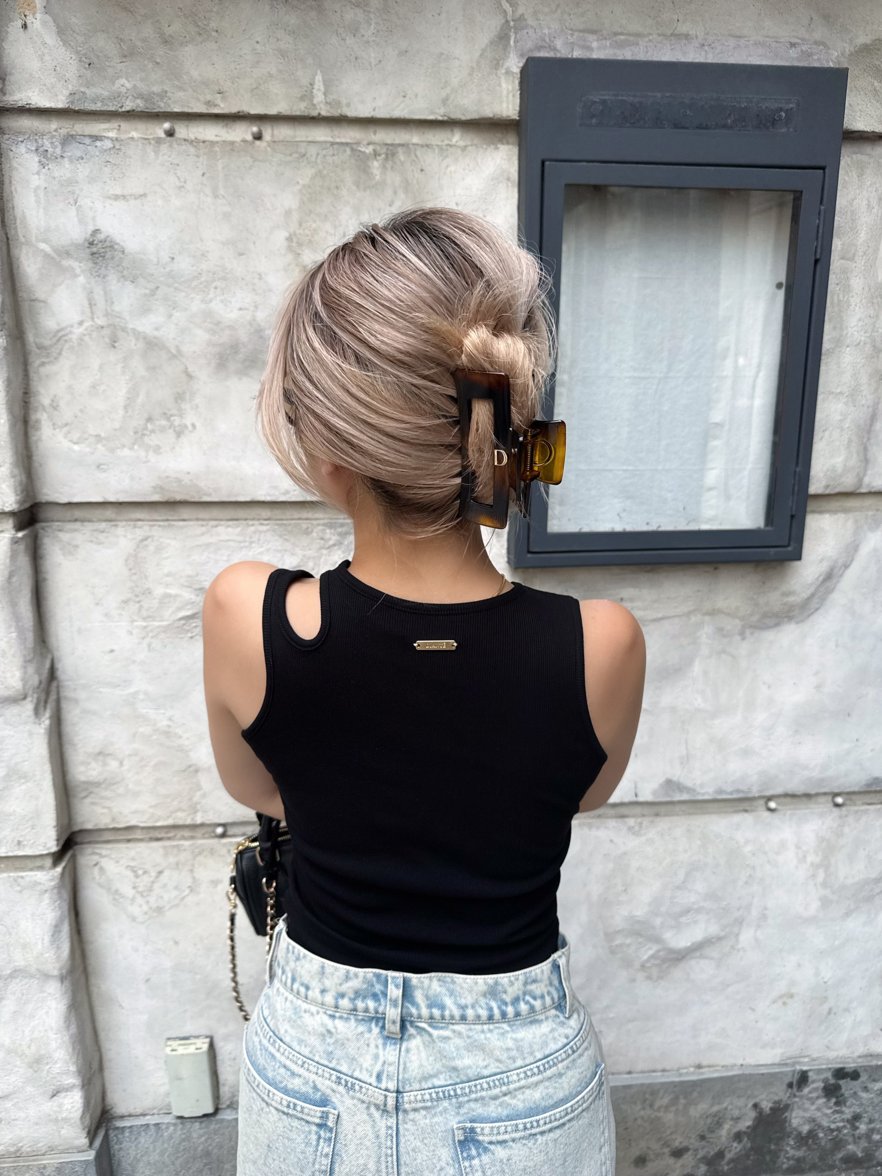 Asymmetry neck tank top