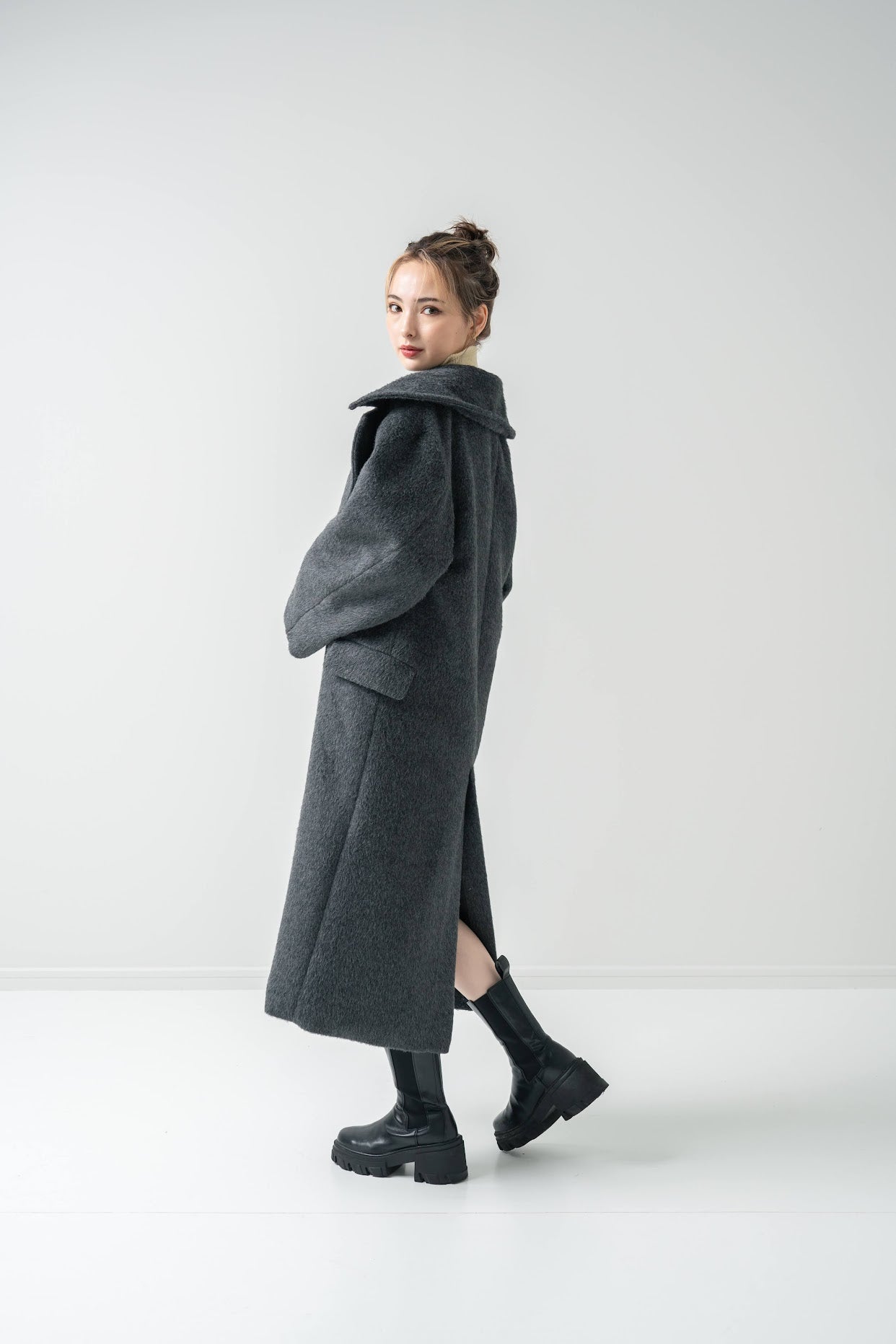 Design pocket wool maxi coat