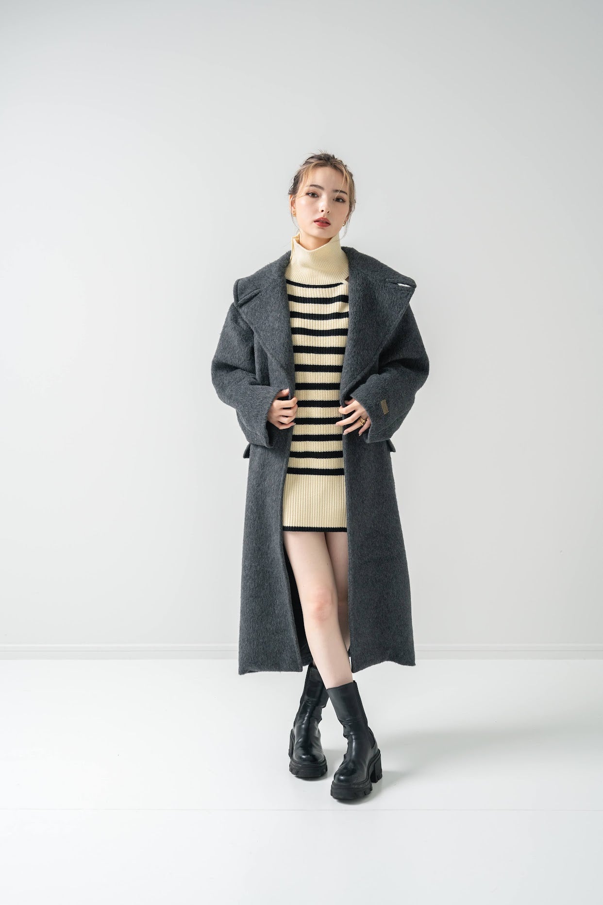 Design pocket wool maxi coat