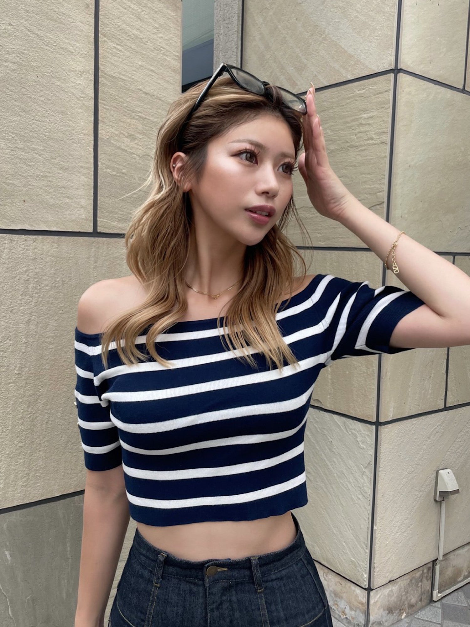 Design half sleeve off shoulder tops