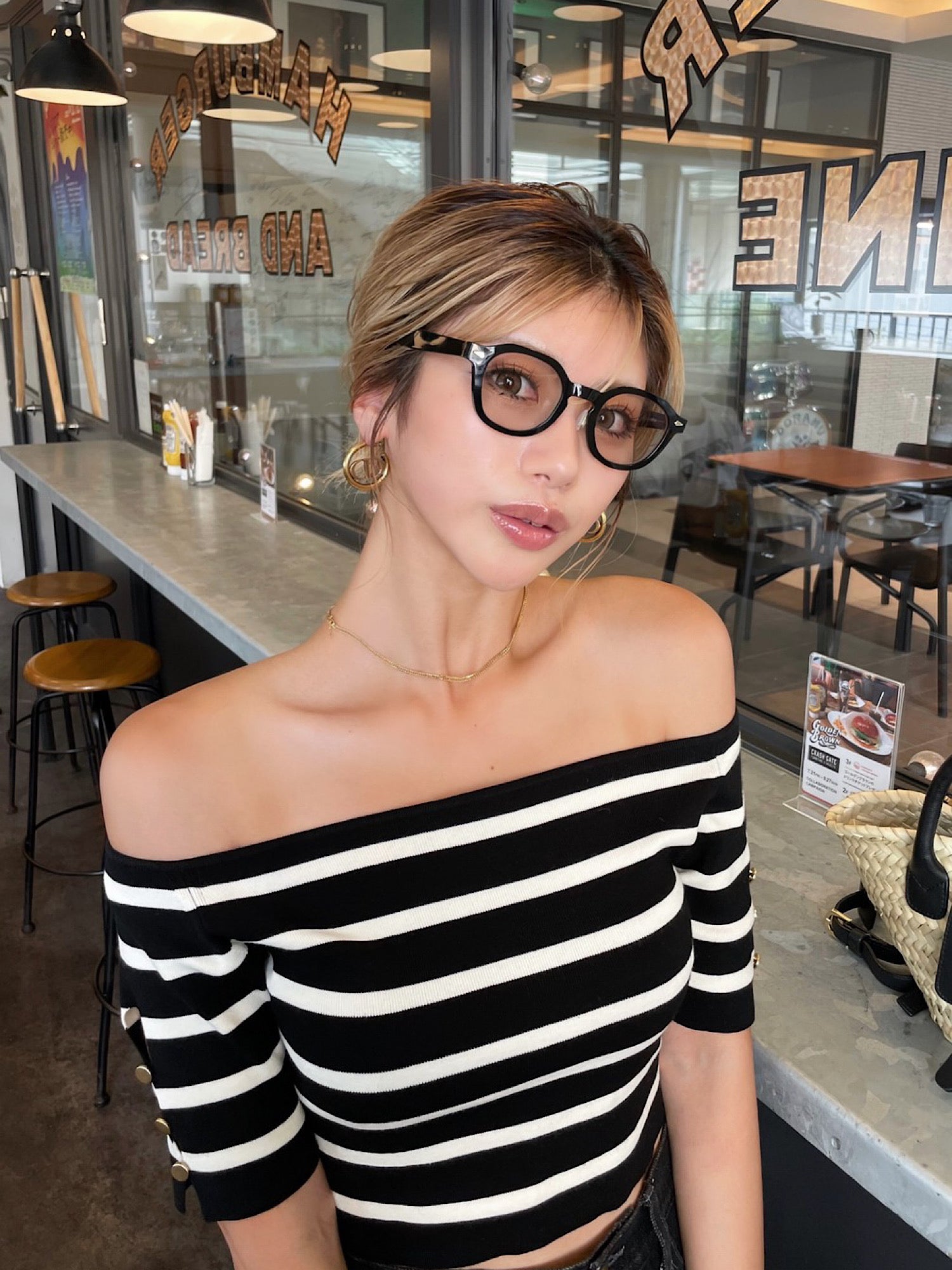 Design half sleeve off shoulder tops