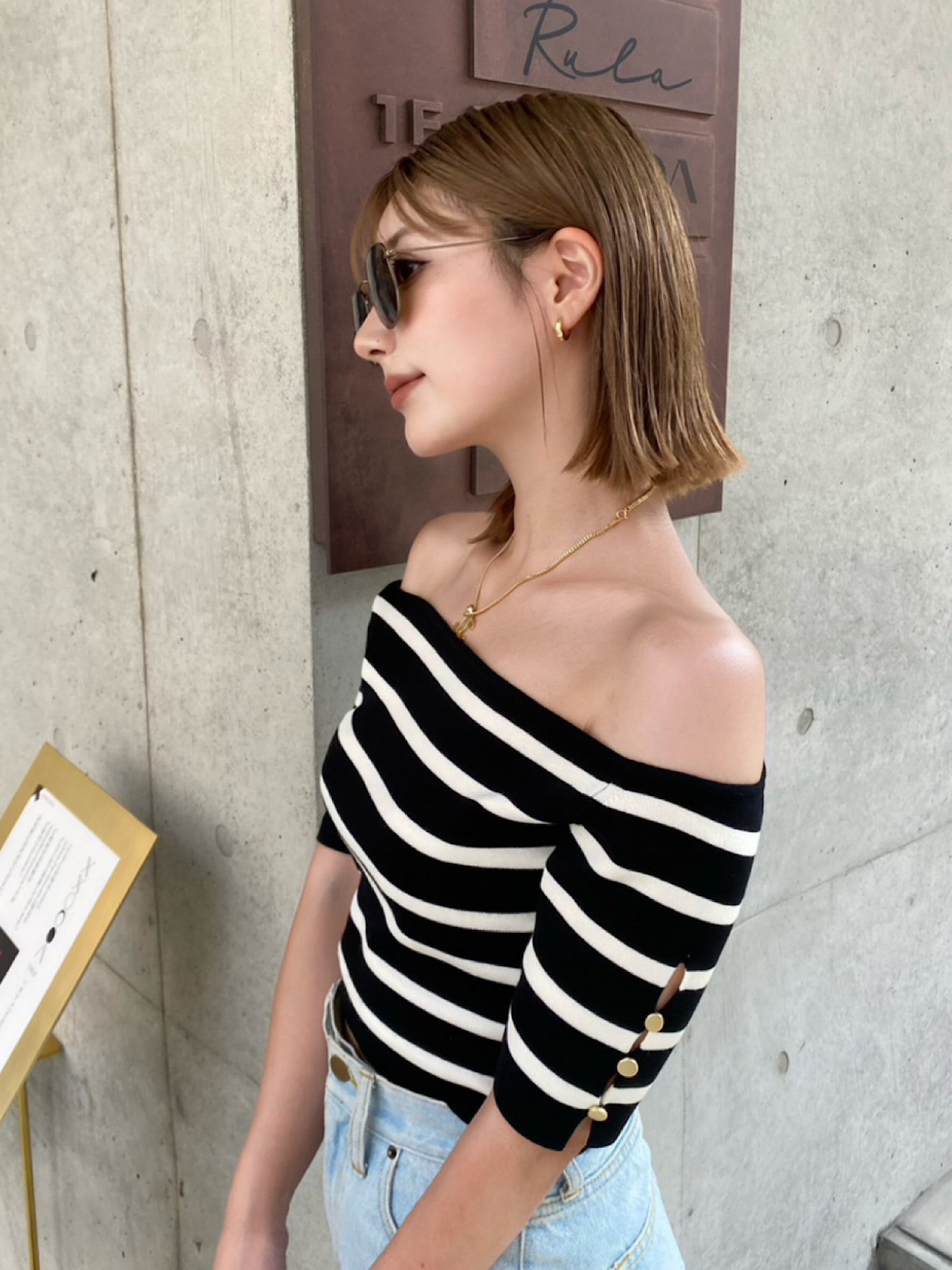 Design half sleeve off shoulder tops