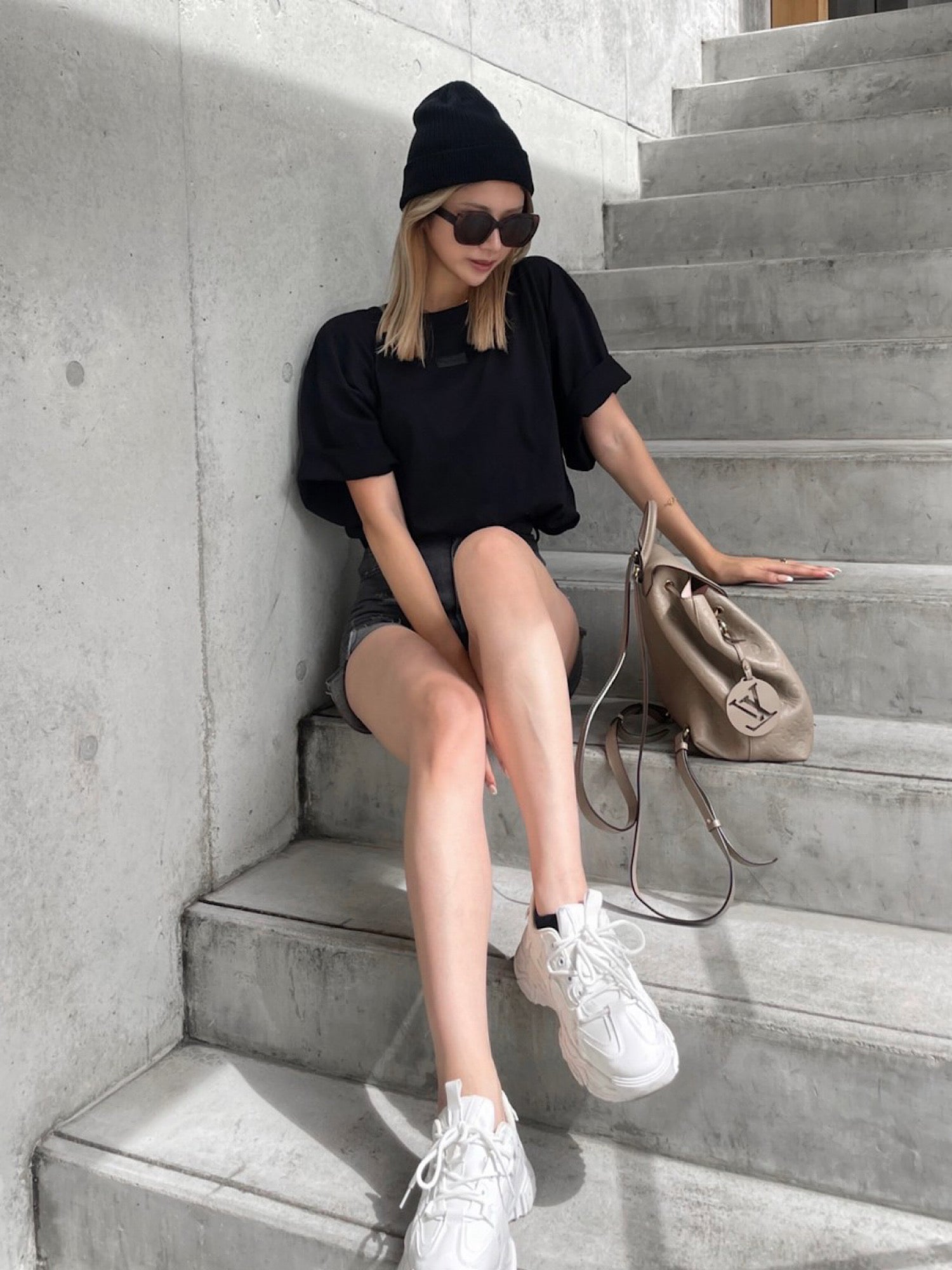 Leather pocket denim short pants