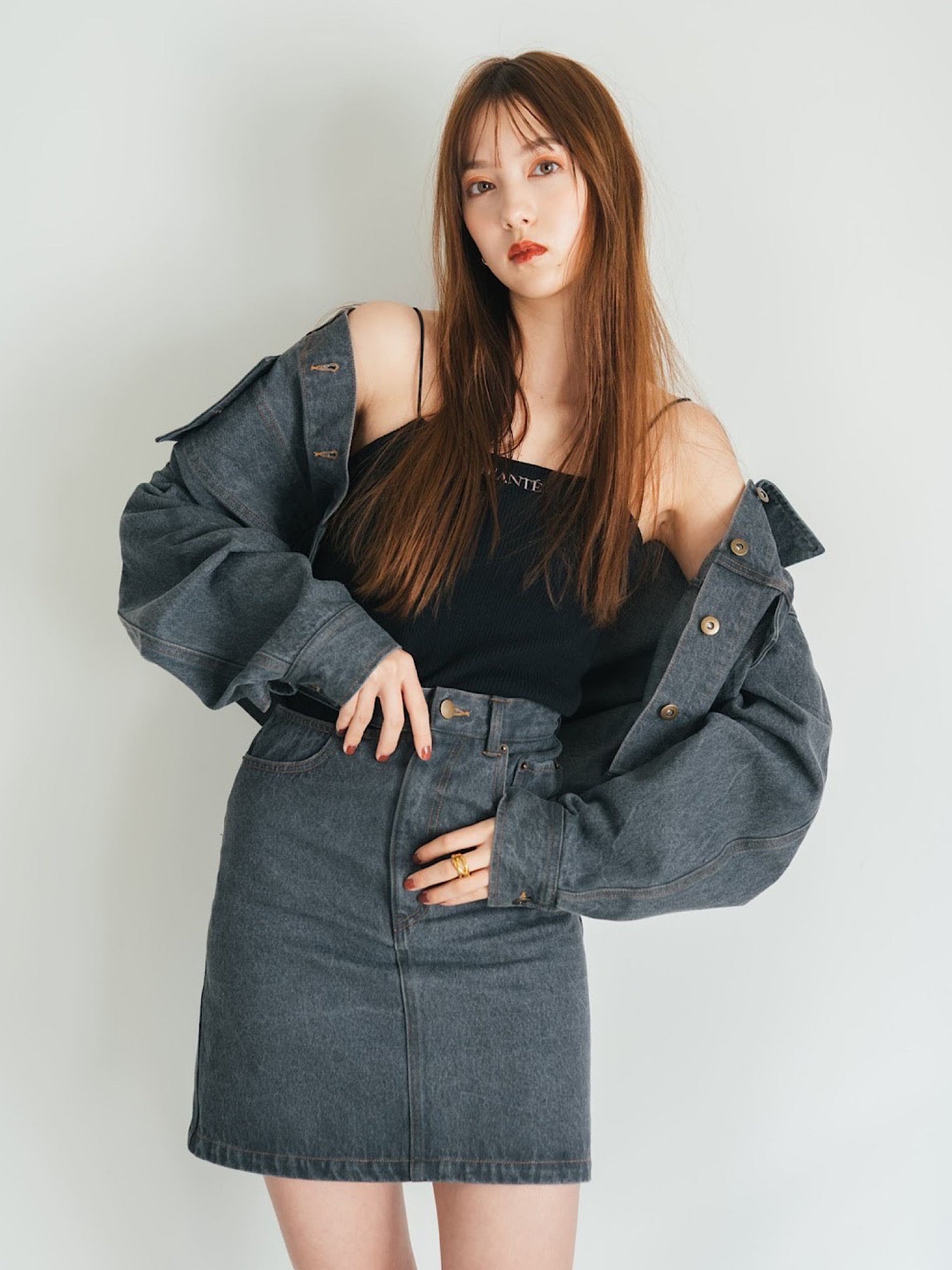Simple logo camisole with inner bra