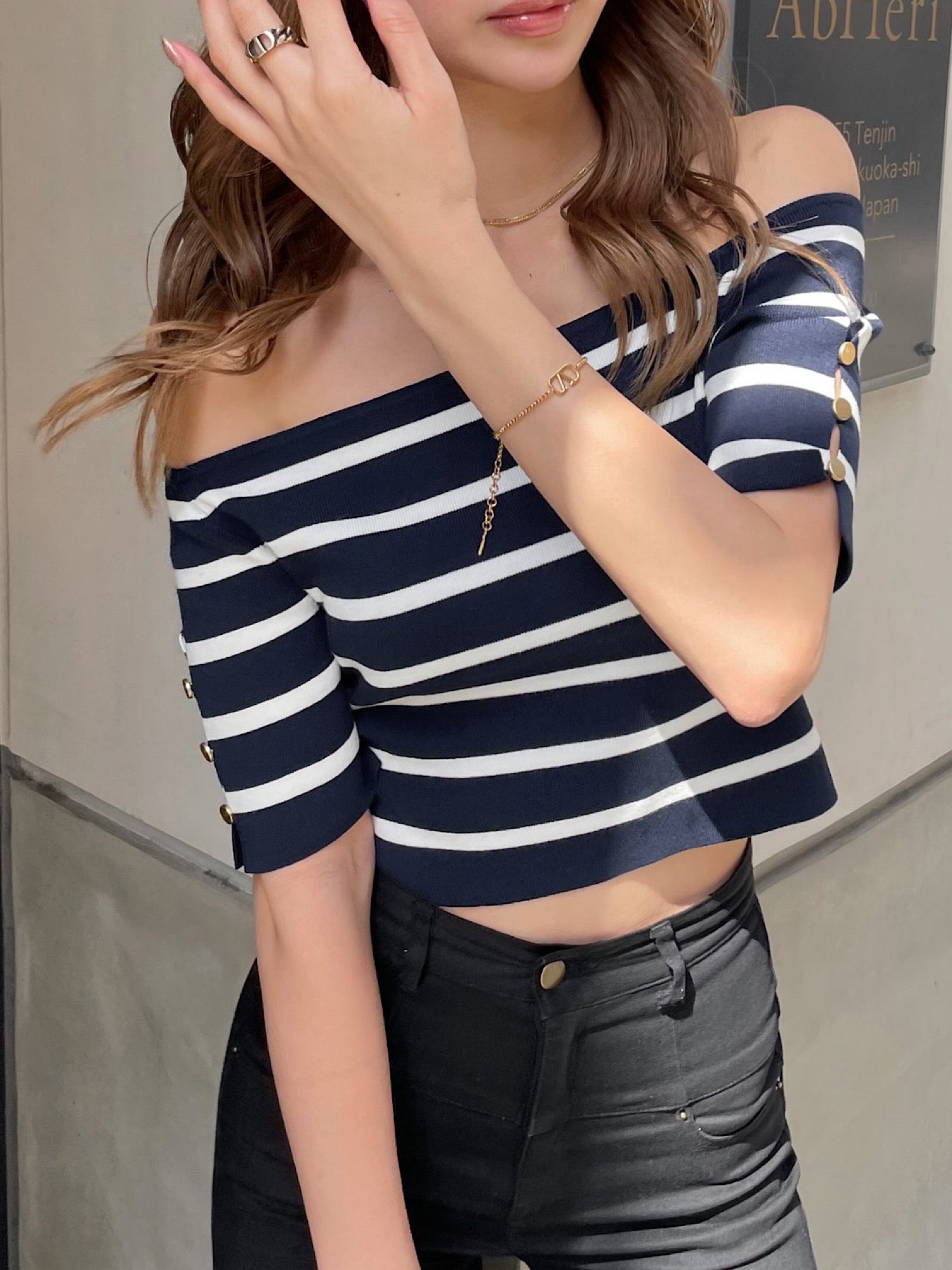 Design half sleeve off shoulder tops