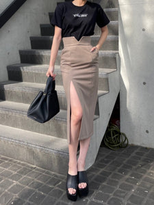 Pencil slit skirt