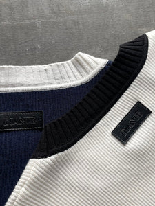 Accent color half sleeve knit